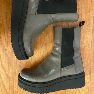 Tara Chelsea Boot Vagabond